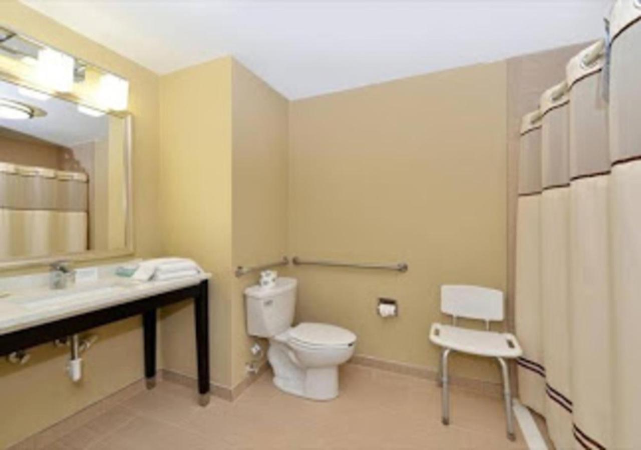 Quality Suites Nashville Airport Екстер'єр фото