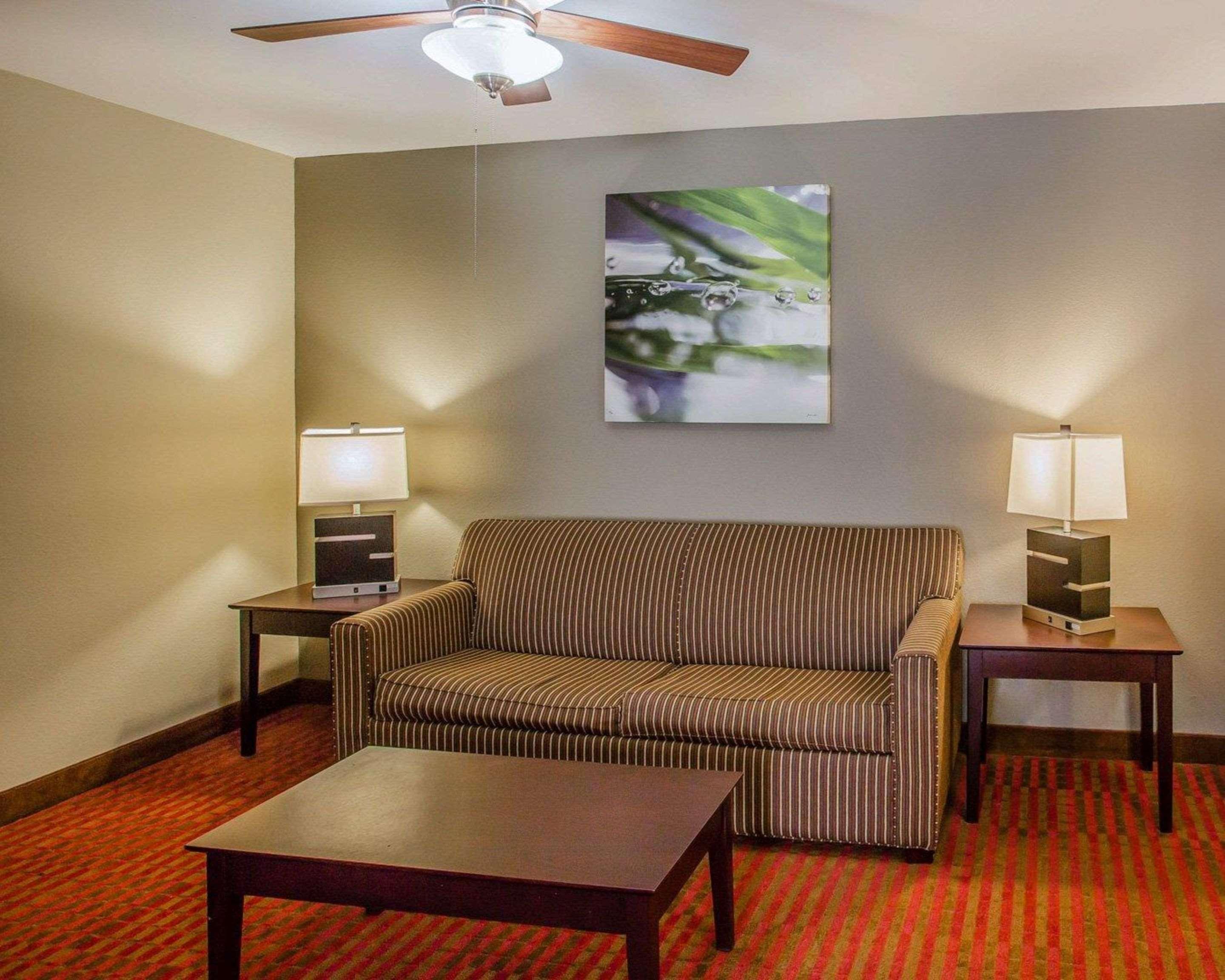Quality Suites Nashville Airport Екстер'єр фото
