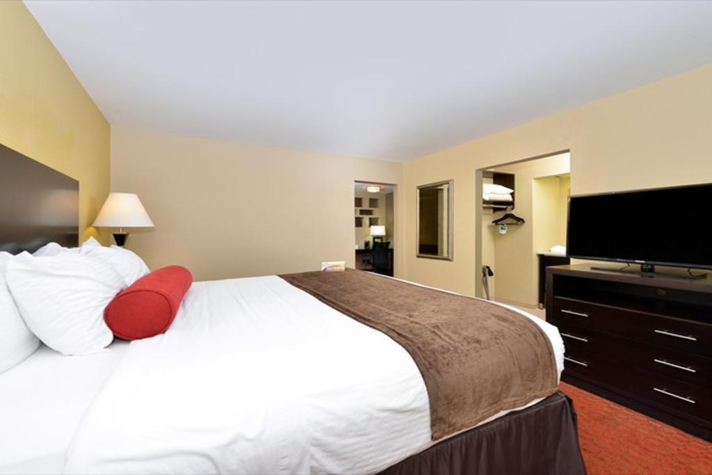 Quality Suites Nashville Airport Екстер'єр фото