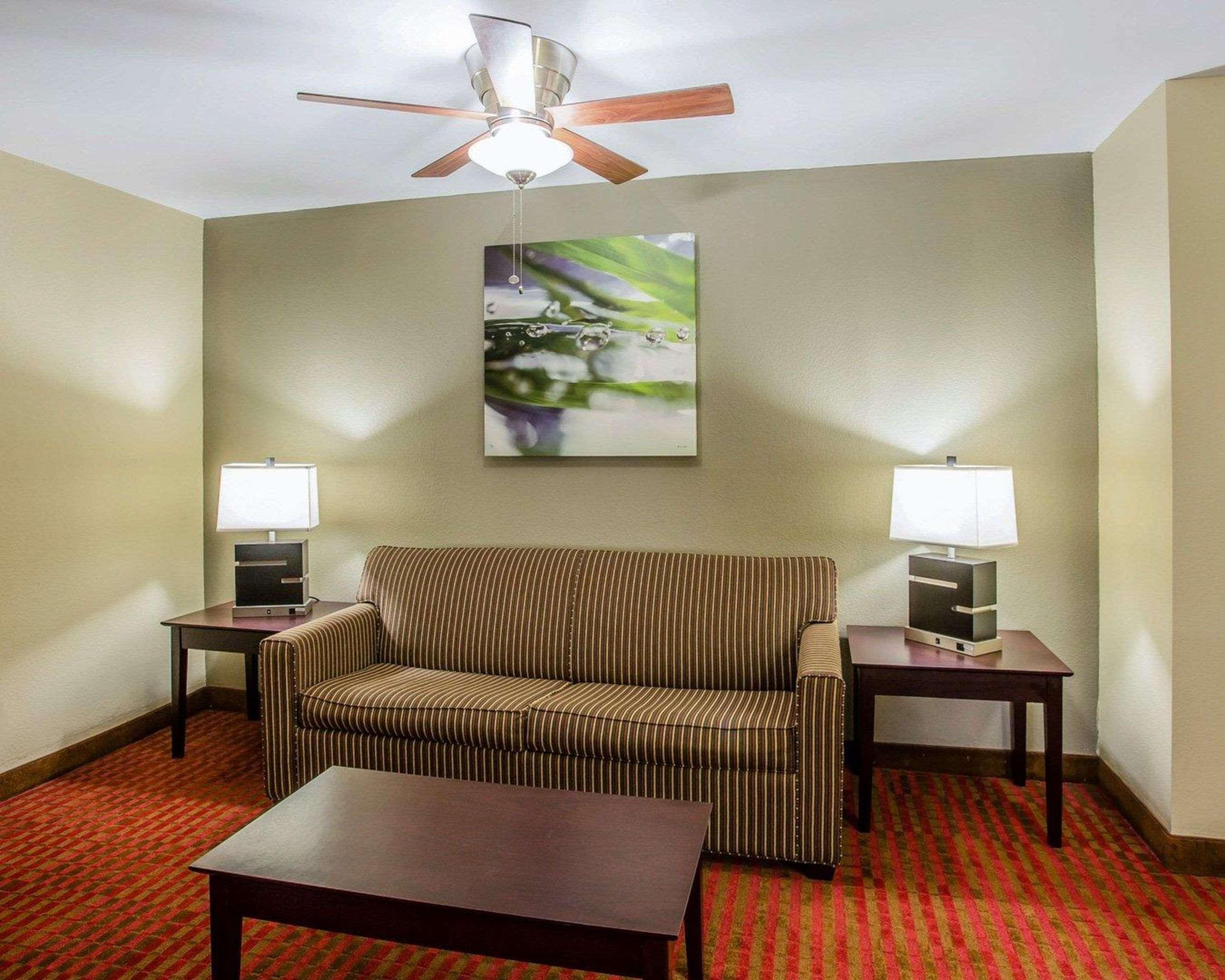 Quality Suites Nashville Airport Екстер'єр фото