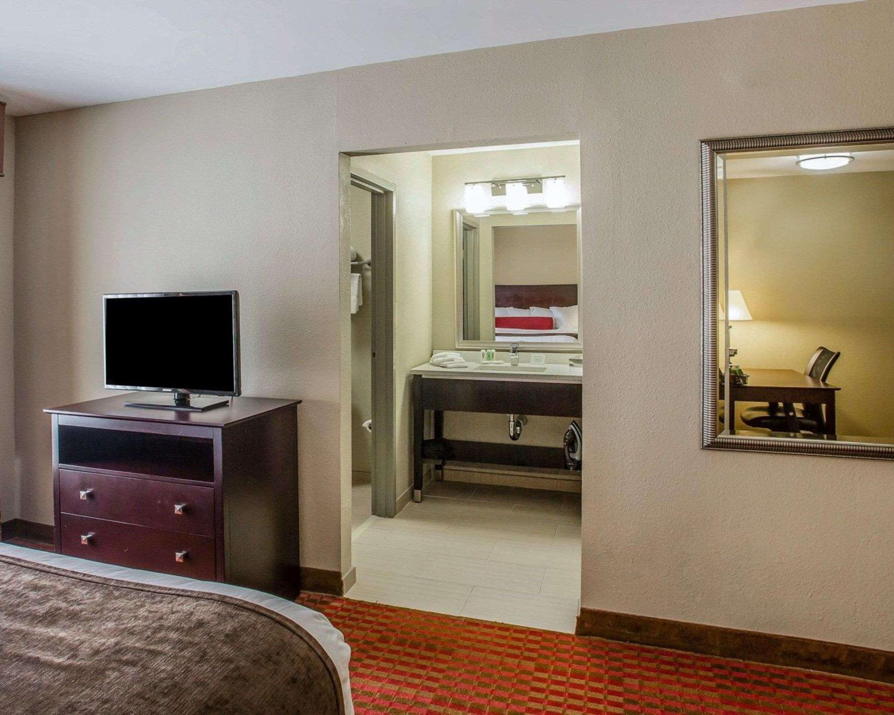 Quality Suites Nashville Airport Екстер'єр фото