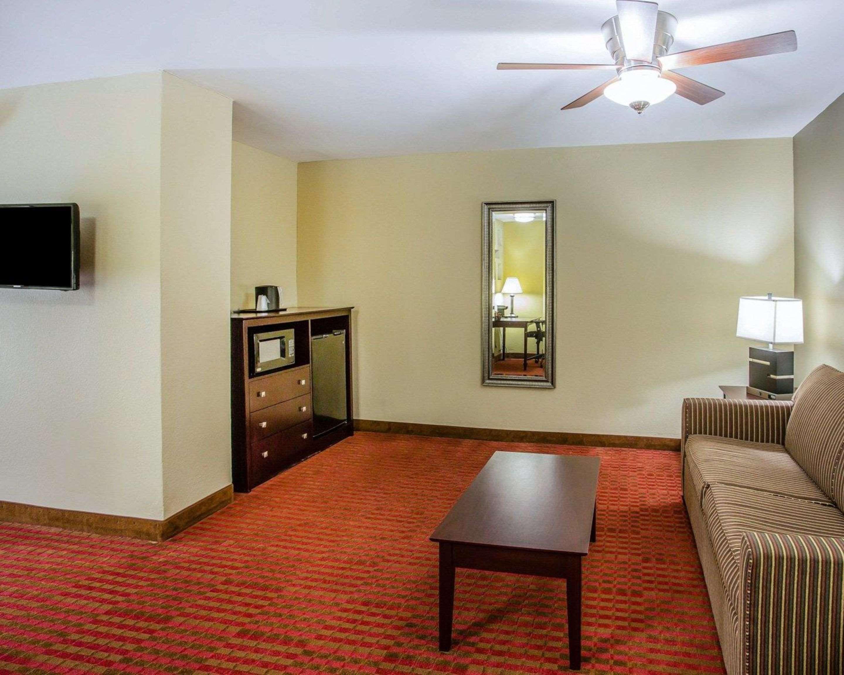 Quality Suites Nashville Airport Екстер'єр фото