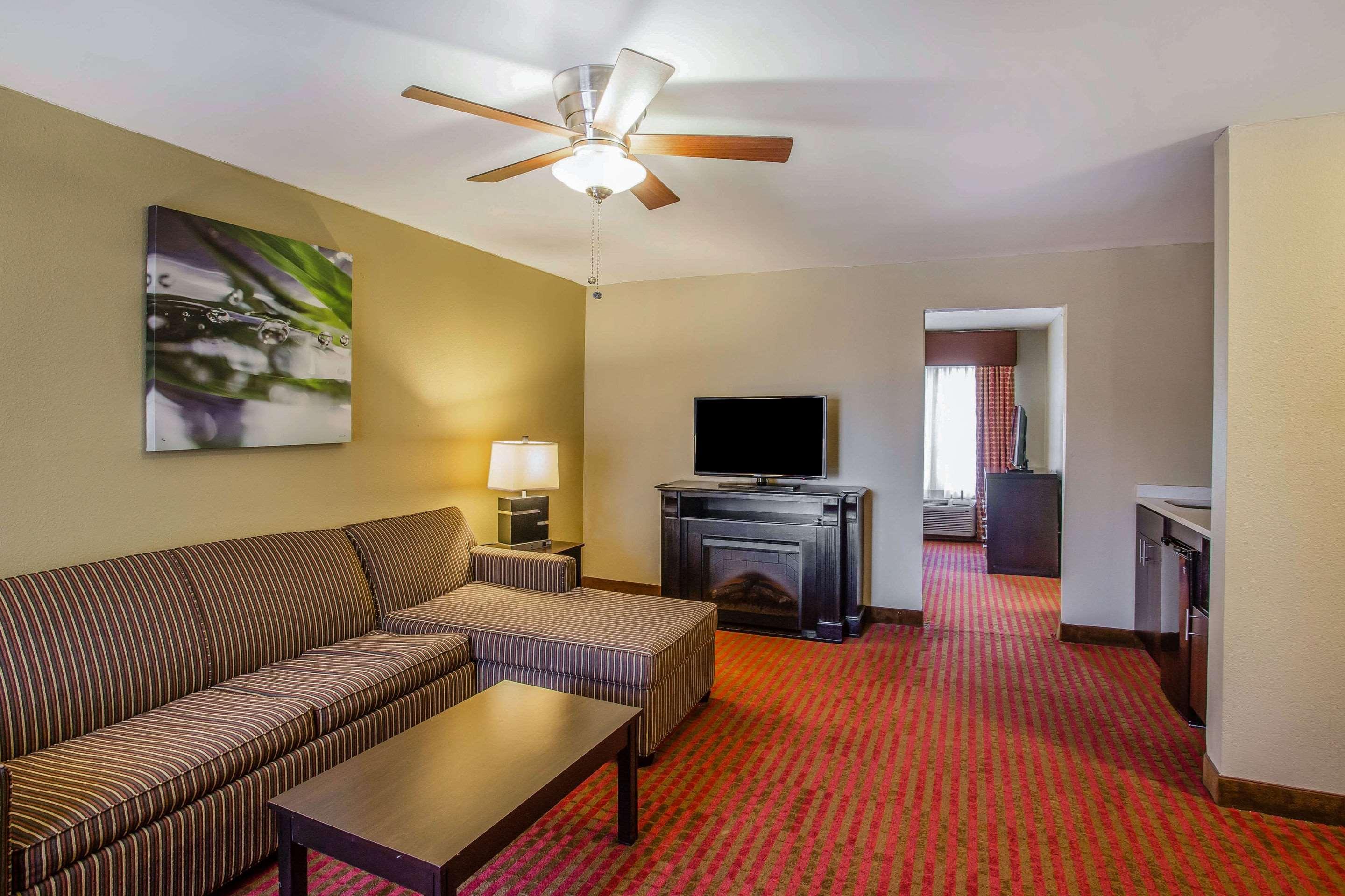 Quality Suites Nashville Airport Екстер'єр фото