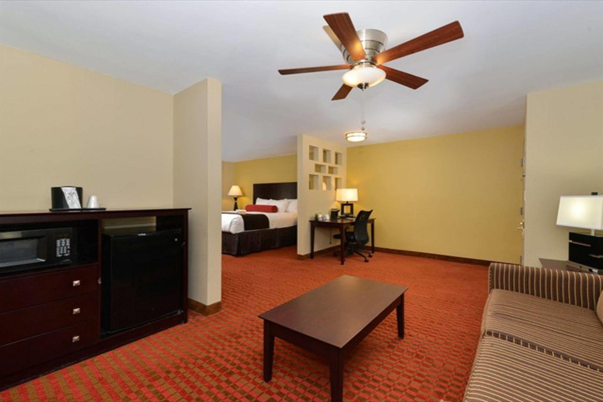 Quality Suites Nashville Airport Екстер'єр фото